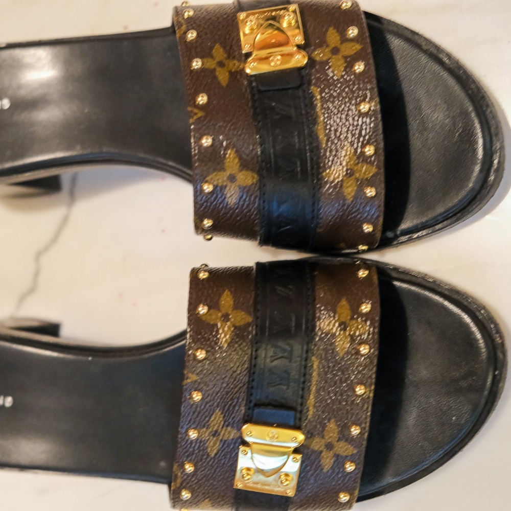 Louis Vutton Monogram Lock it Mules